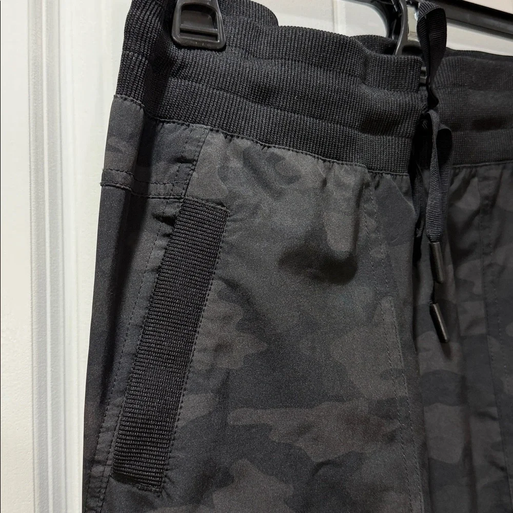 Black Kyodan Ruched Pants | Medium - Picture 5 of 7